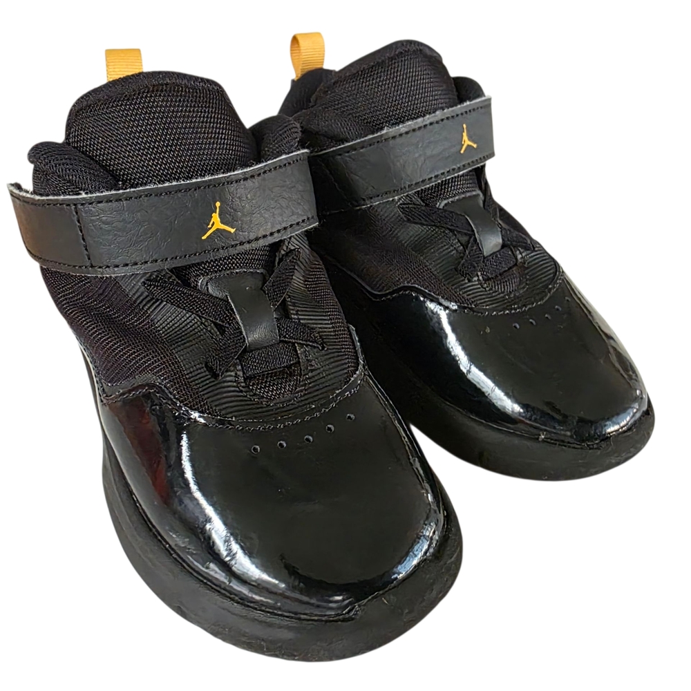 Nike Kids Black and Gold Sneakers